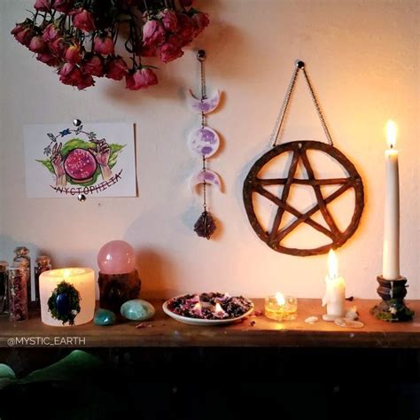 Dreamwork and Altar Magick: Using your Witchcraft Altar Layout for Dream Magick